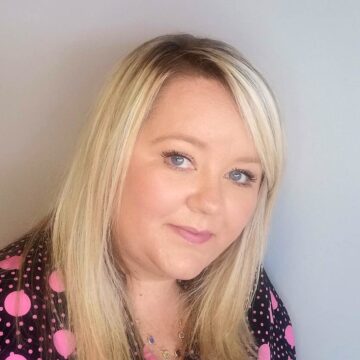 Laura Lee, Sales Office Manager at Phloor.ie